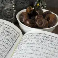 Hâter la rupture du jeûne et retarder le Suhur
